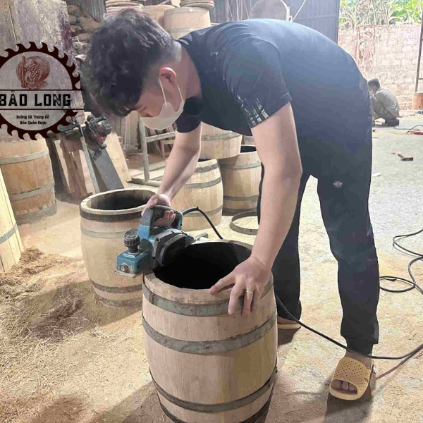 Hướng Dẫn Sử Dụng Thùng Gỗ Sồi Lần Đầu Tiên: Bí Quyết Cho Hương Vị Tuyệt Hảo